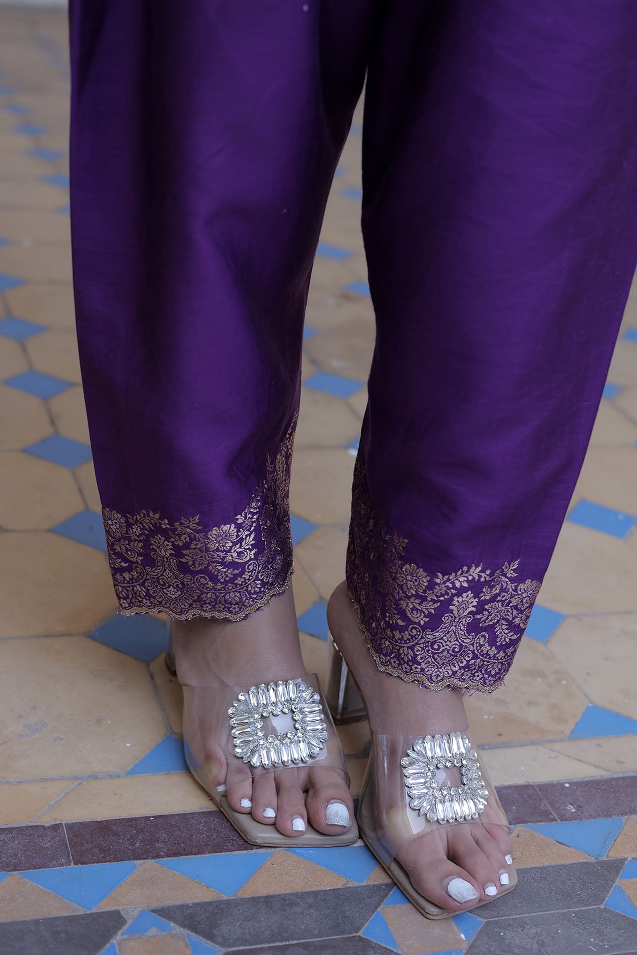 THE JAMUNI MAHENOOR SUIT