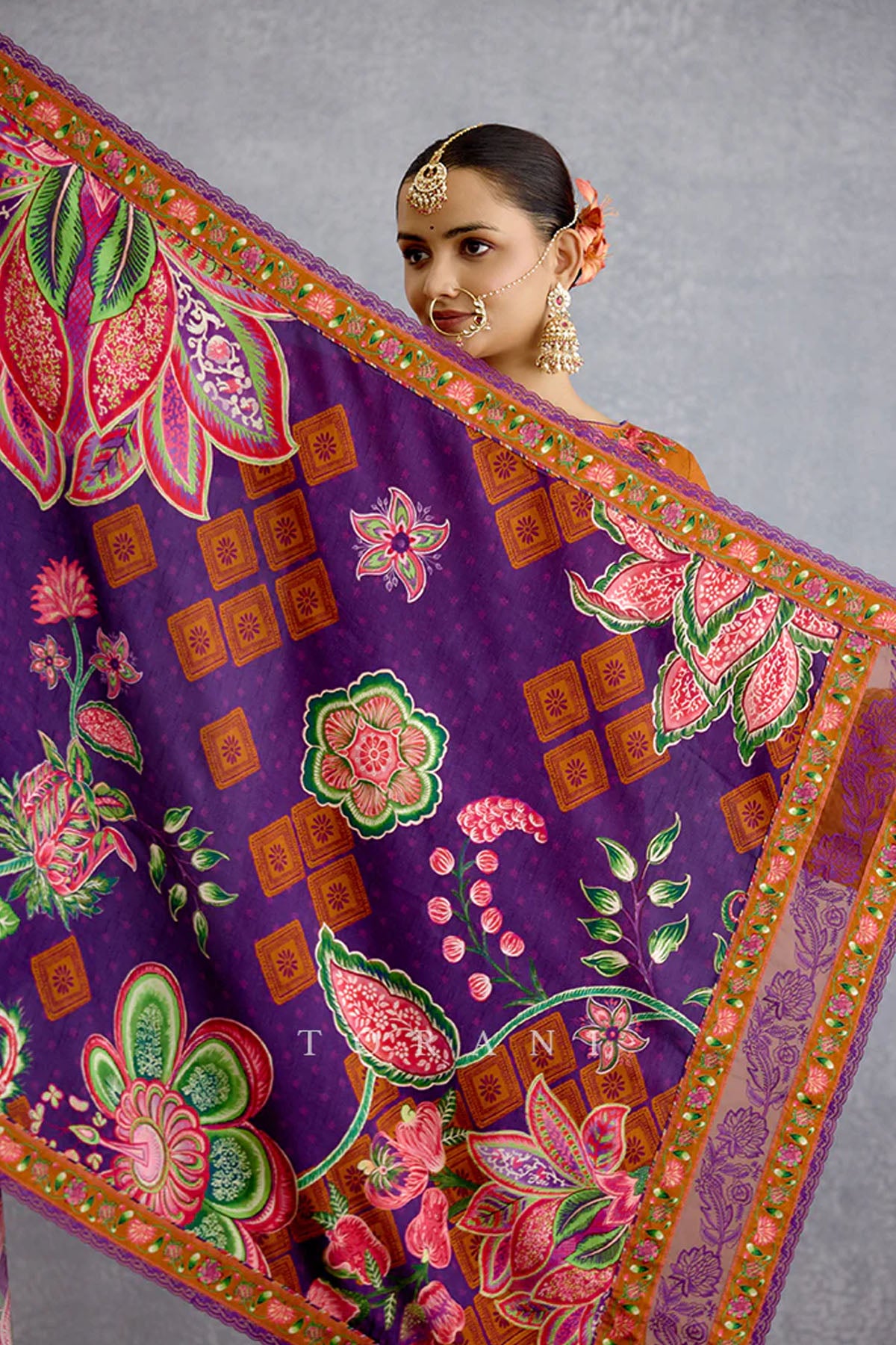 Komudika Aadhavi Kurta Set