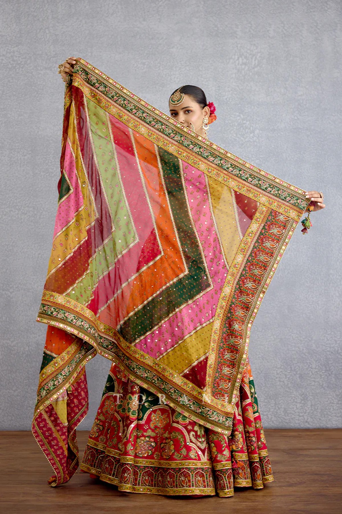 Chitrangi Aarini Lehenga Set