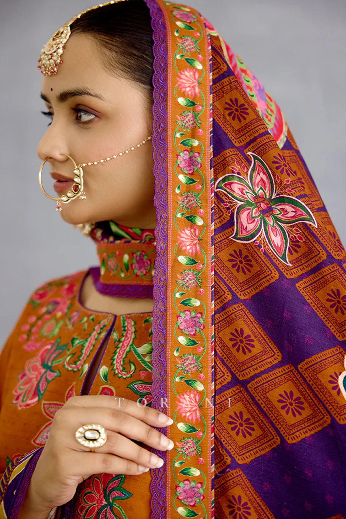 Komudika Aadhavi Kurta Set