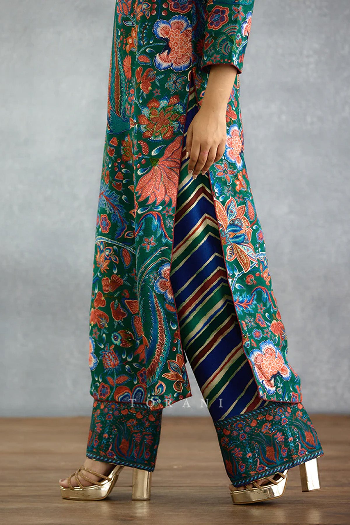 Mayurakshi Writu Tanuja Kurta Set