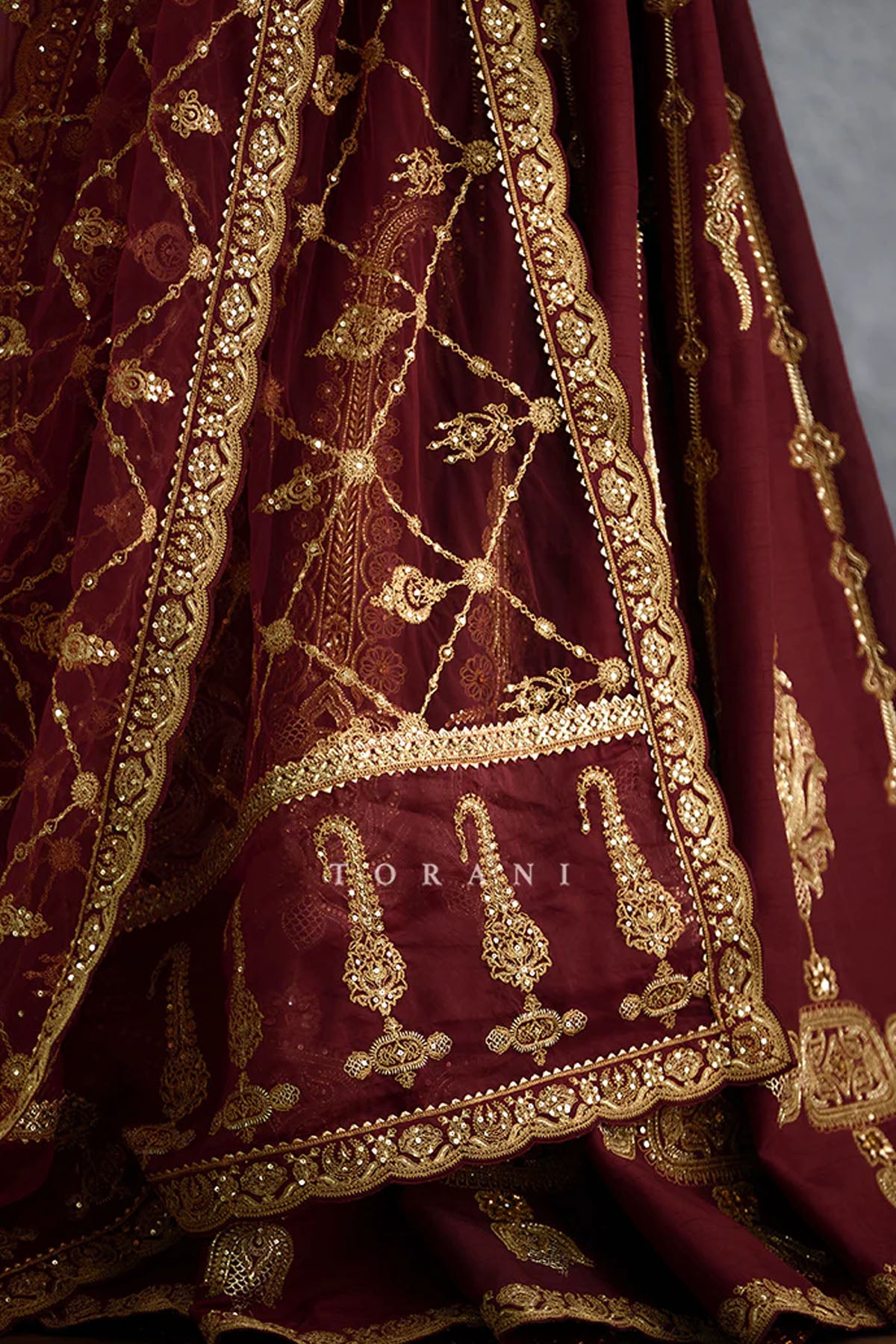 Qarmazi Mazneen Lehenga Set