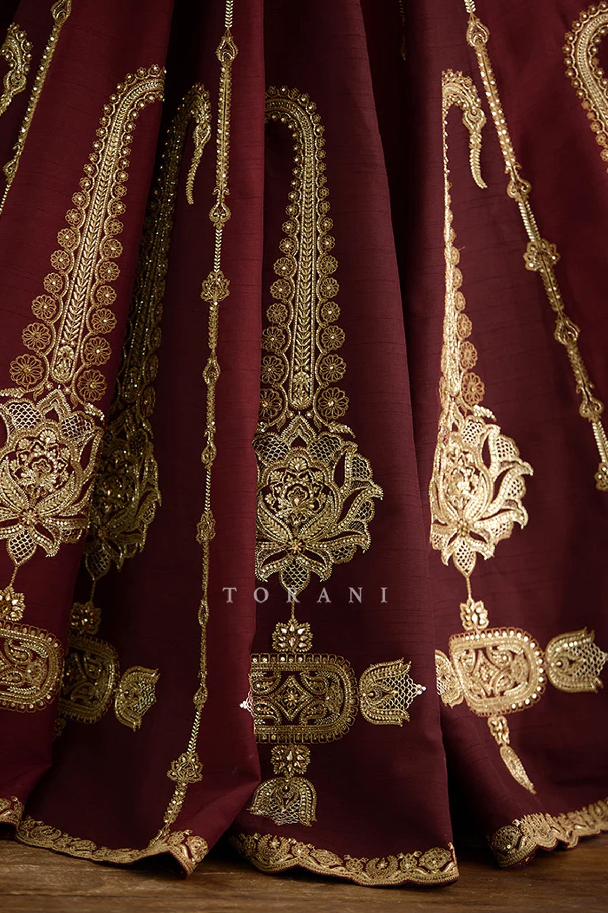 Qarmazi Mazneen Lehenga Set