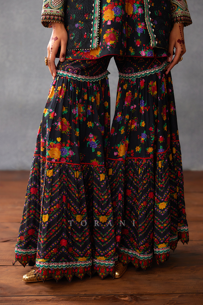 Dil Shaad Saafia Sharara Set