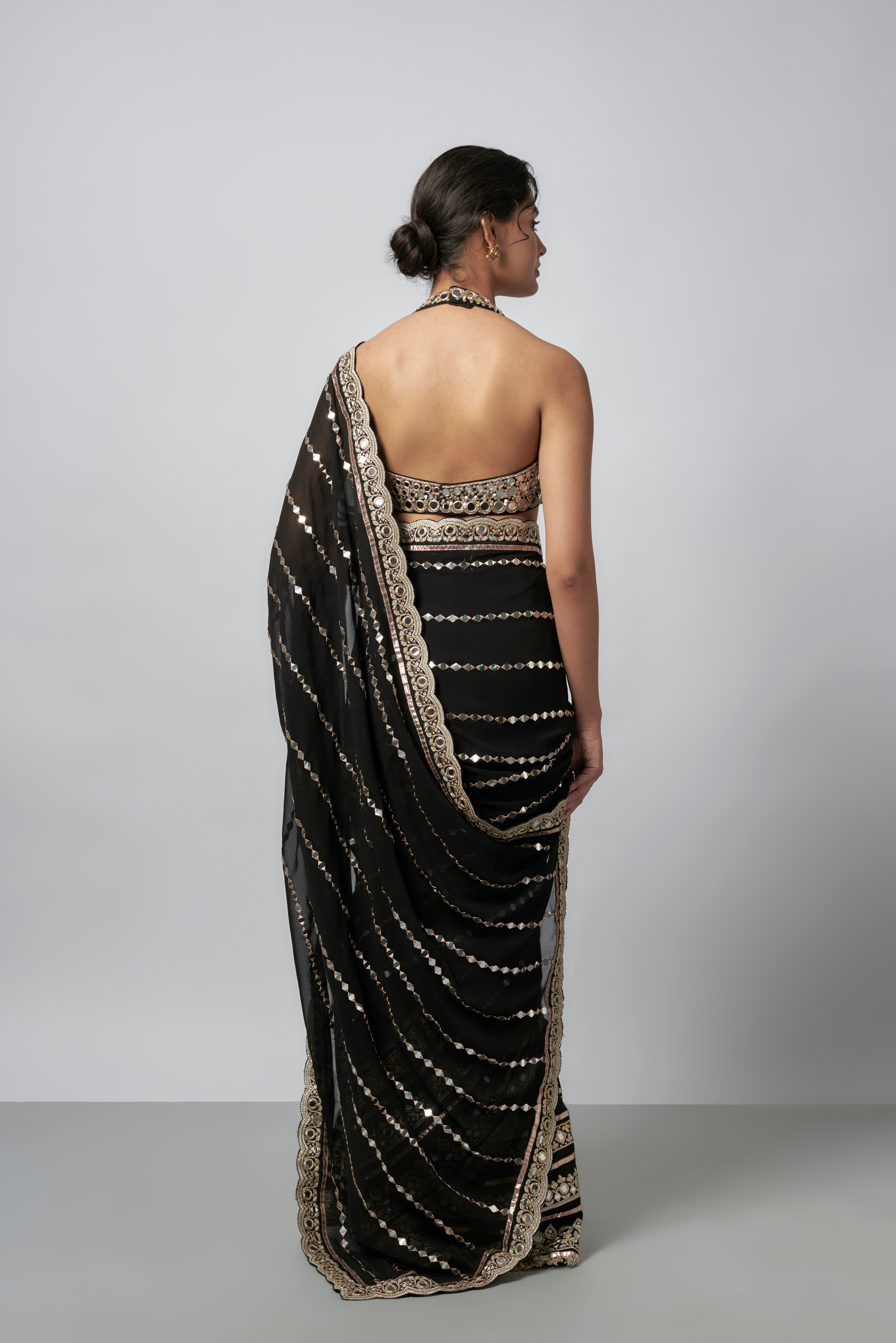 Diana Penty in Aradhana saree