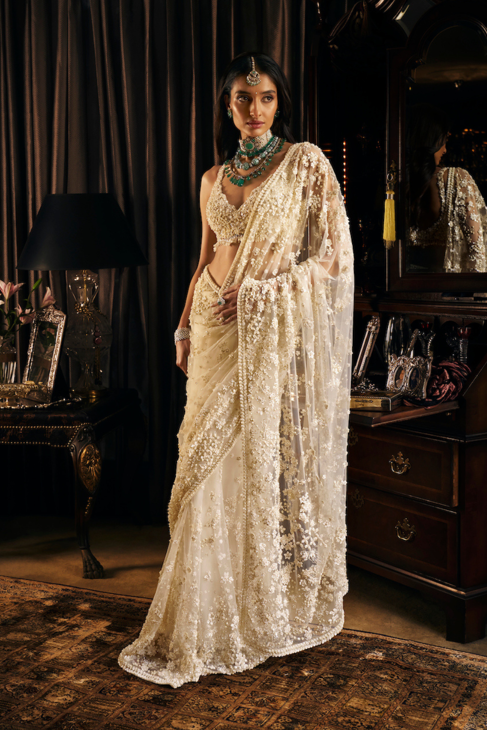 Ivory Three-dimensional Saree
