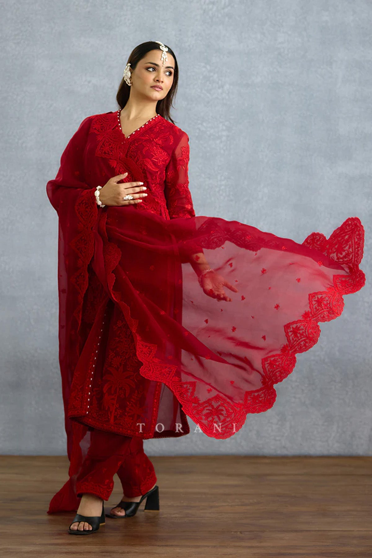 Surkh Udita Kurta Set