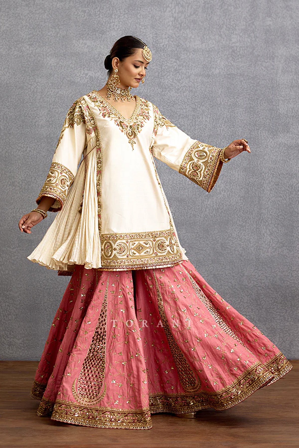 Maahe Mahtabe Insiyah Sharara Set