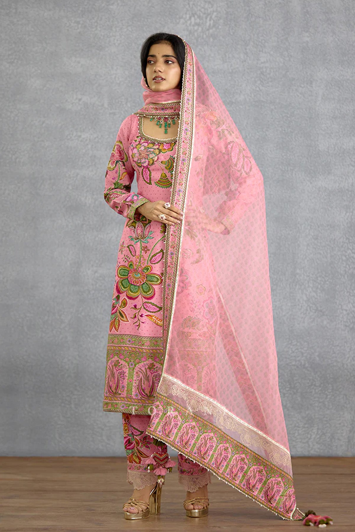 Pankaja Meha Anvita Kurta Set