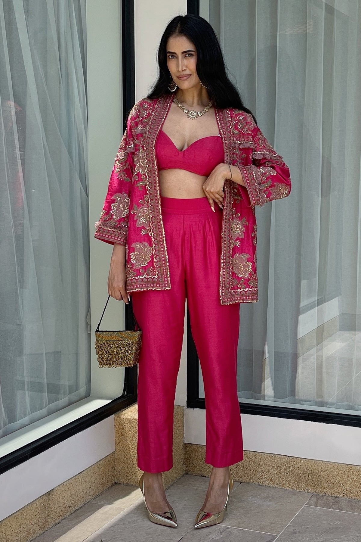 Alisha Pekha in Ozella