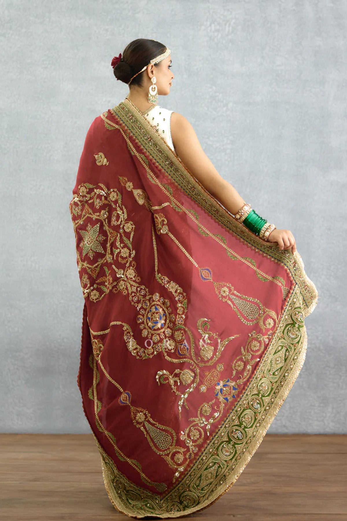 Zehra Aneeqa Saree