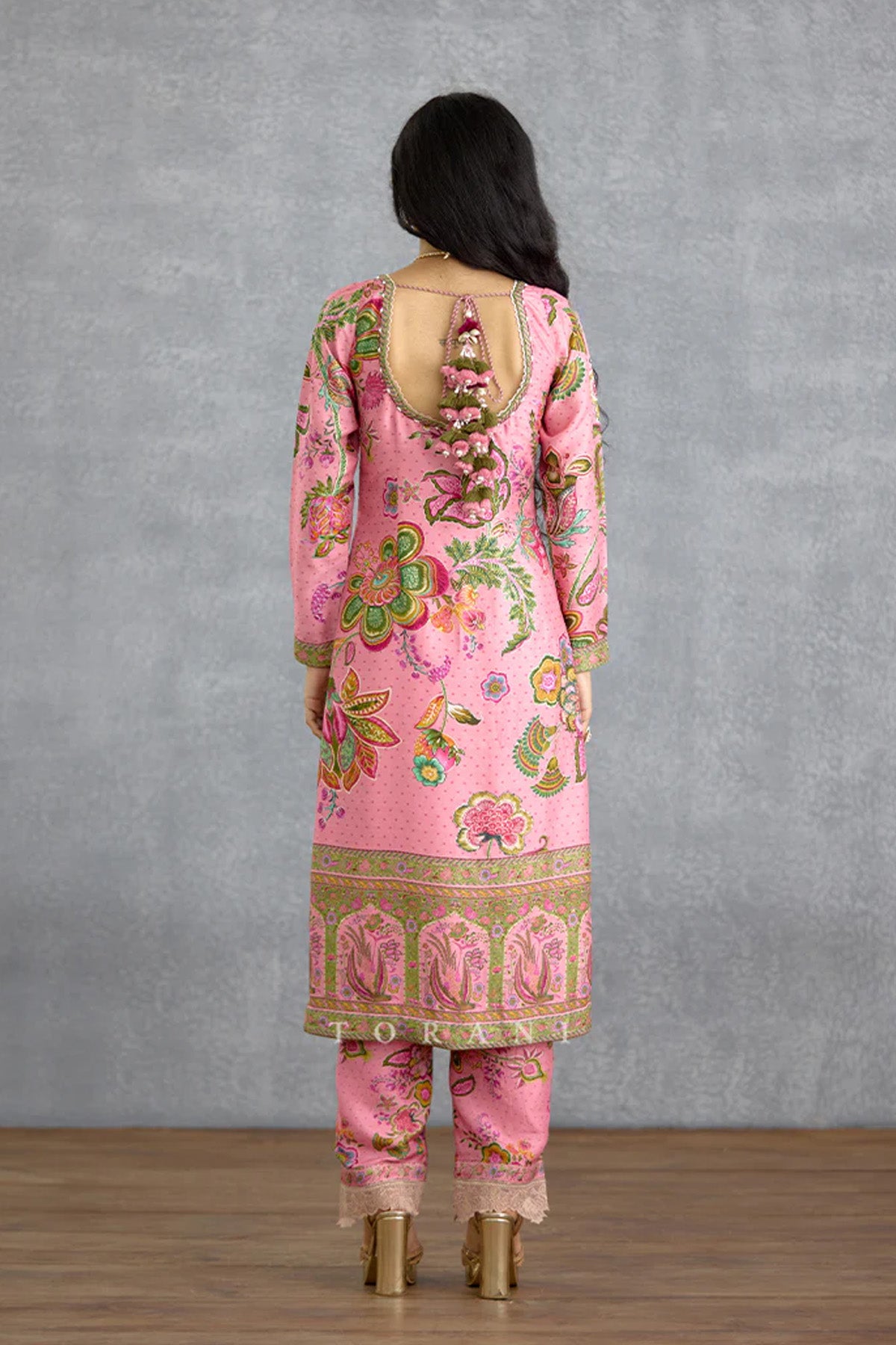 Pankaja Meha Anvita Kurta Set