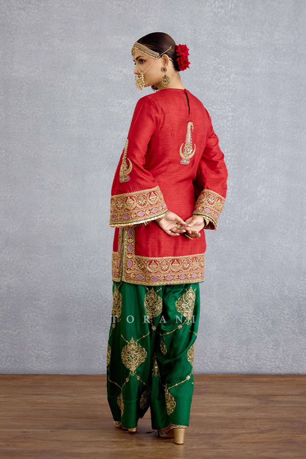 Mehrang Amna Kurta Set