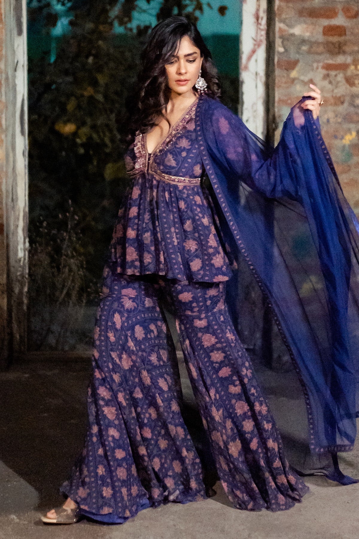Mrunal Thakur in Dilek