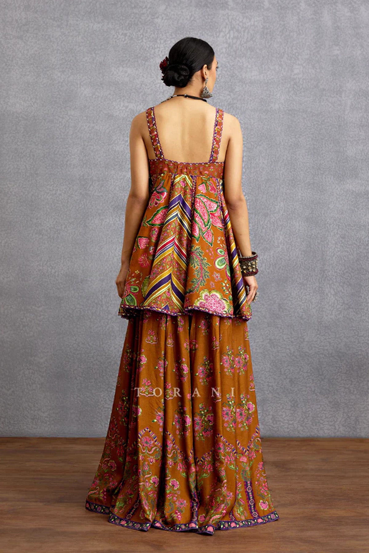 Komudika Charu Sharara Set