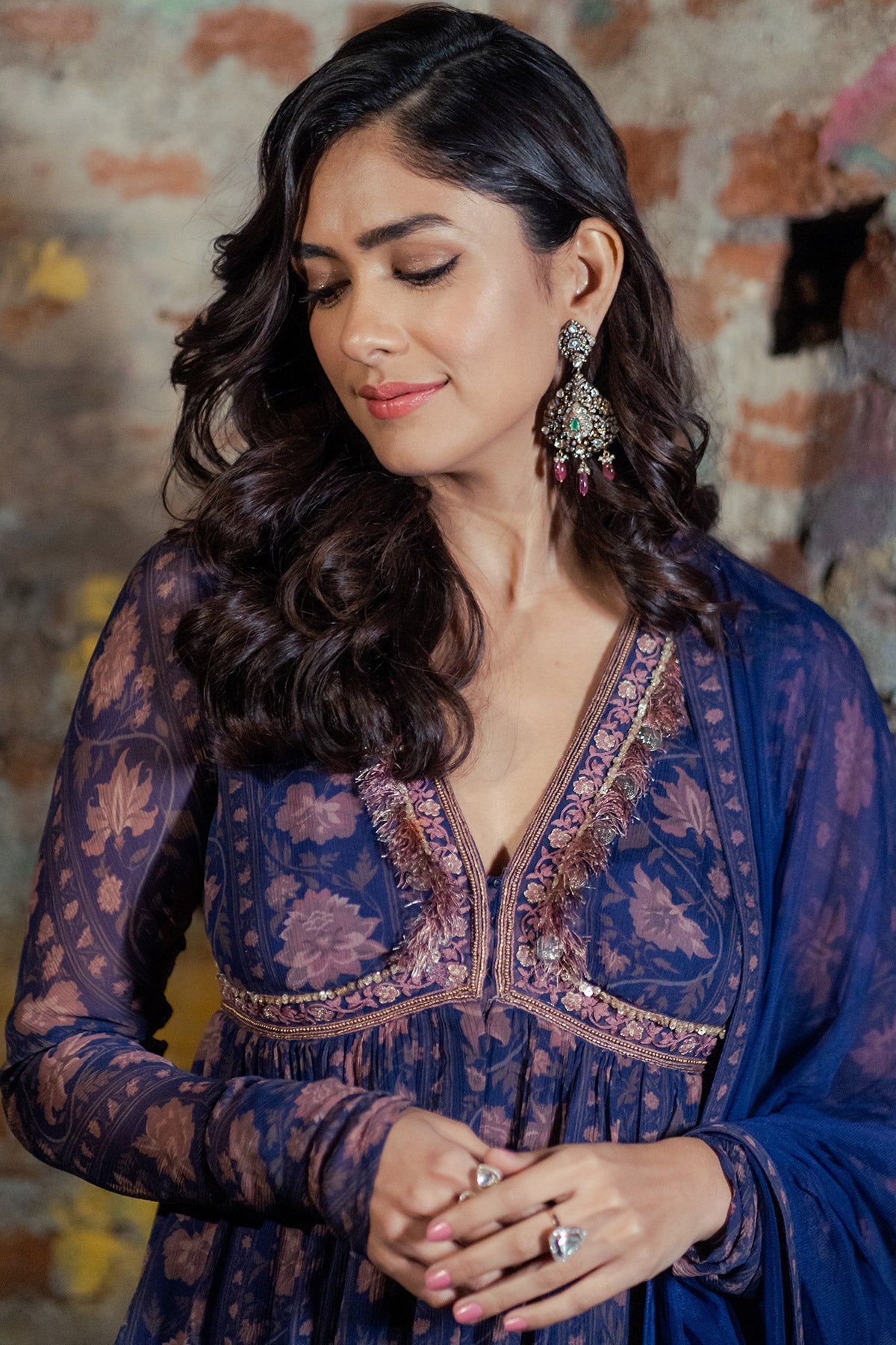 Mrunal Thakur in Dilek