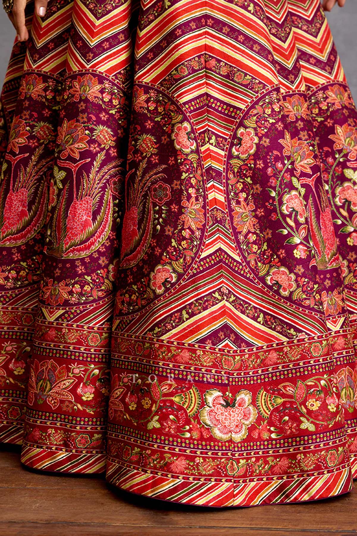 Laalima Raasya Abhisarika Lehenga Set