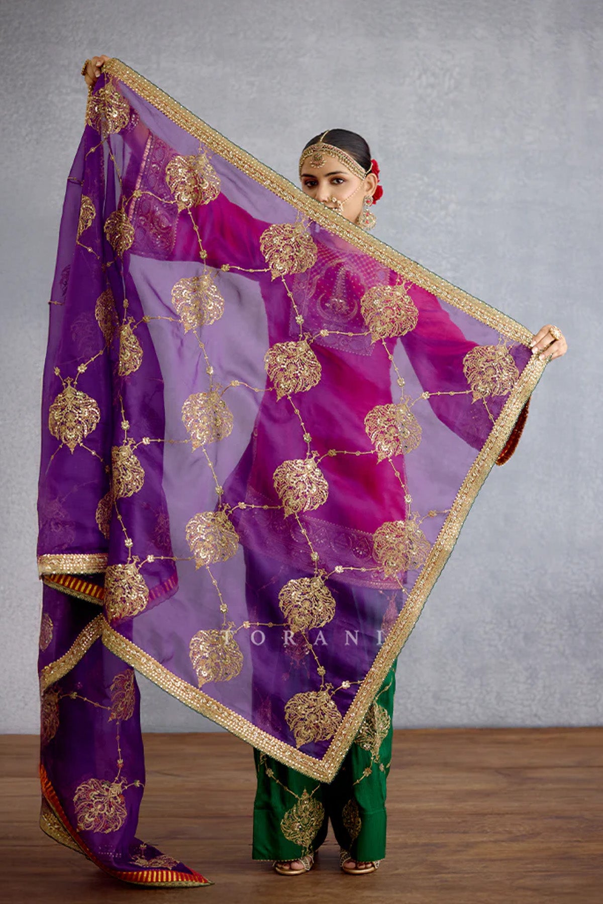 Mehrang Amna Kurta Set