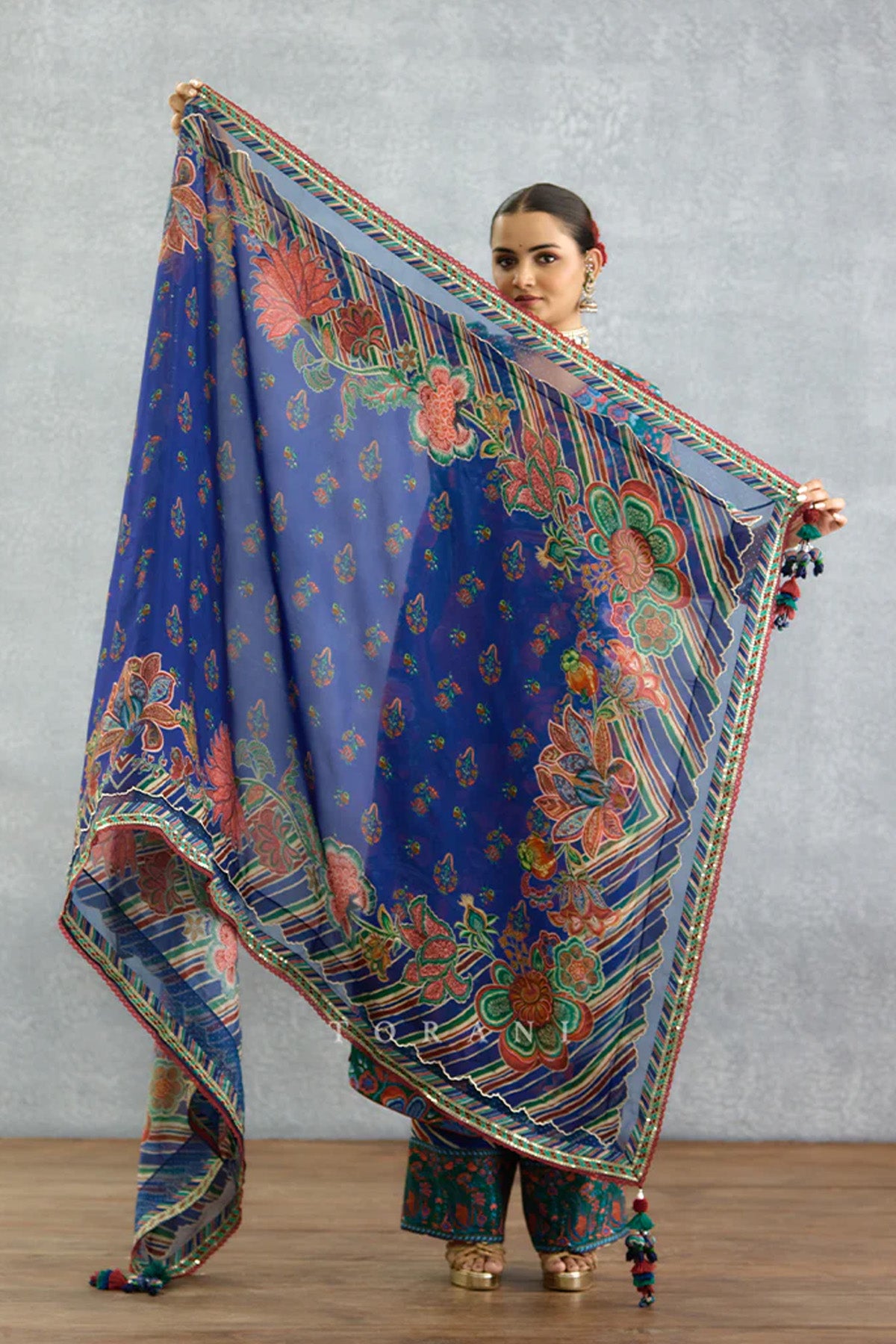 Mayurakshi Writu Tanuja Kurta Set