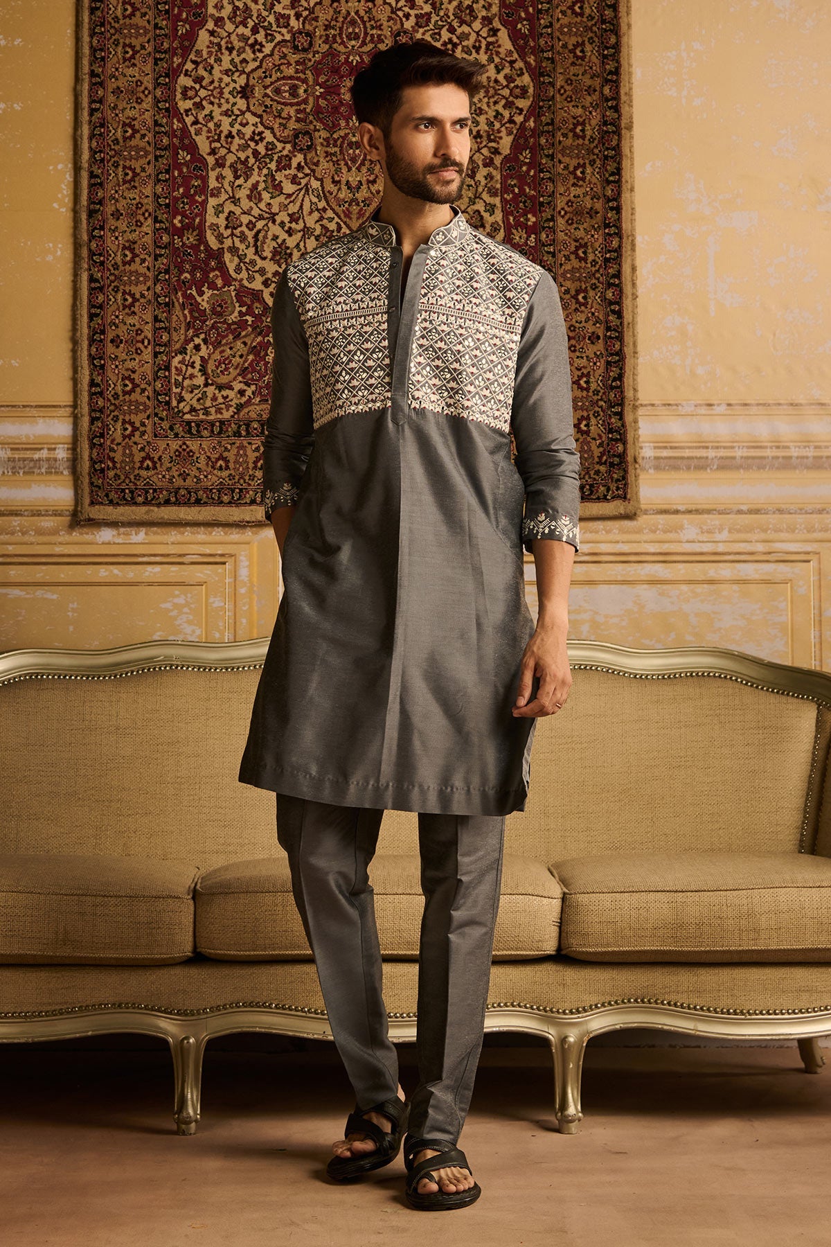 GREY WITH WHITE FLORAL GEOMETRIC EMBROIDERED KURTA WITH GREY PANTS