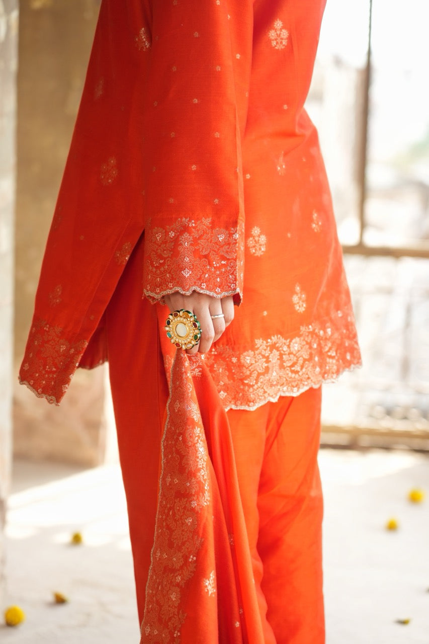 THE NARANGI MAHENOOR SUIT