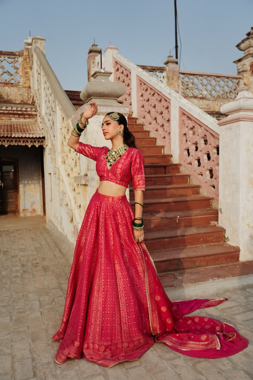THE GULAABI HEERA LEHENGA