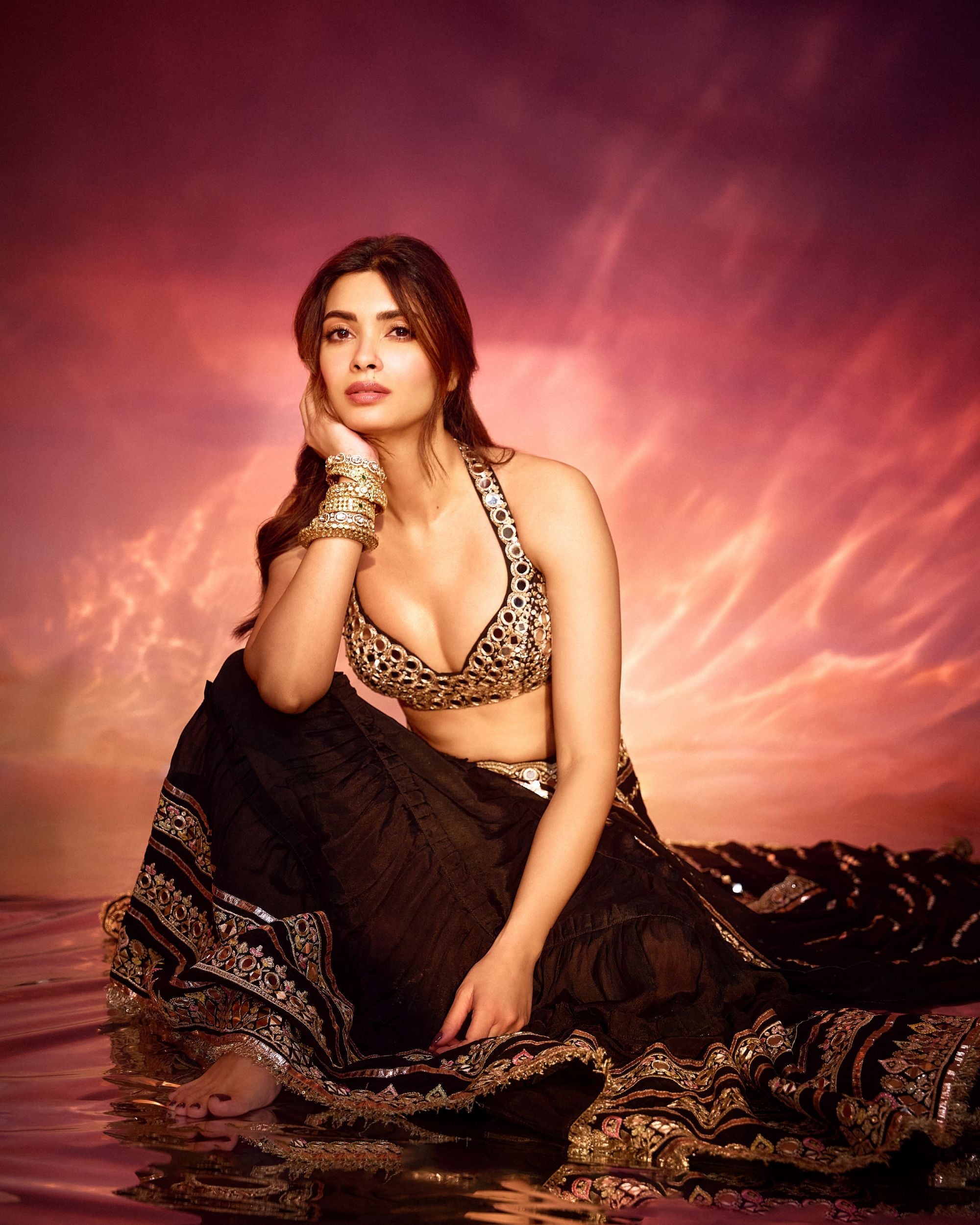 Diana Penty in Aradhana saree