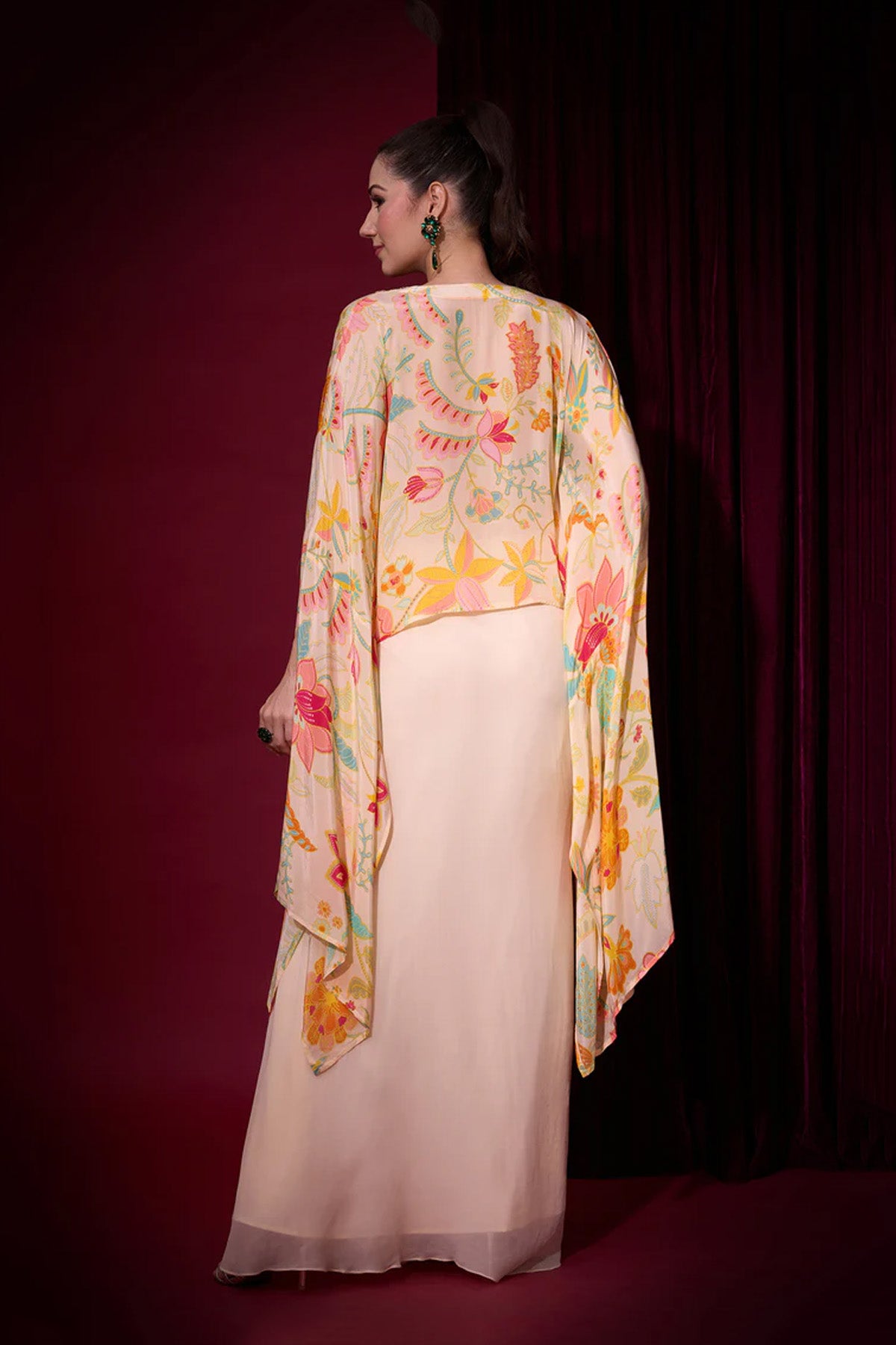 CHANDRIKA CAPE SET