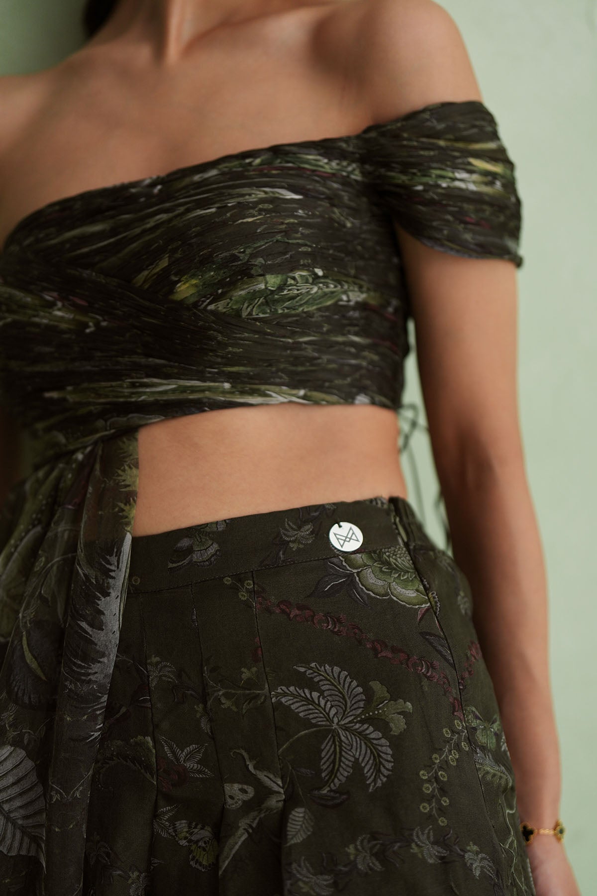 Omera Palazzo Set