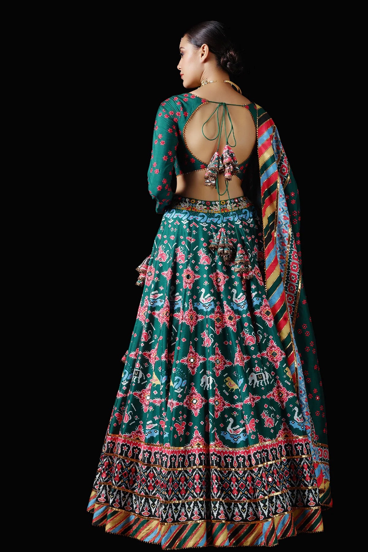 Popat Kunjar Lehenga