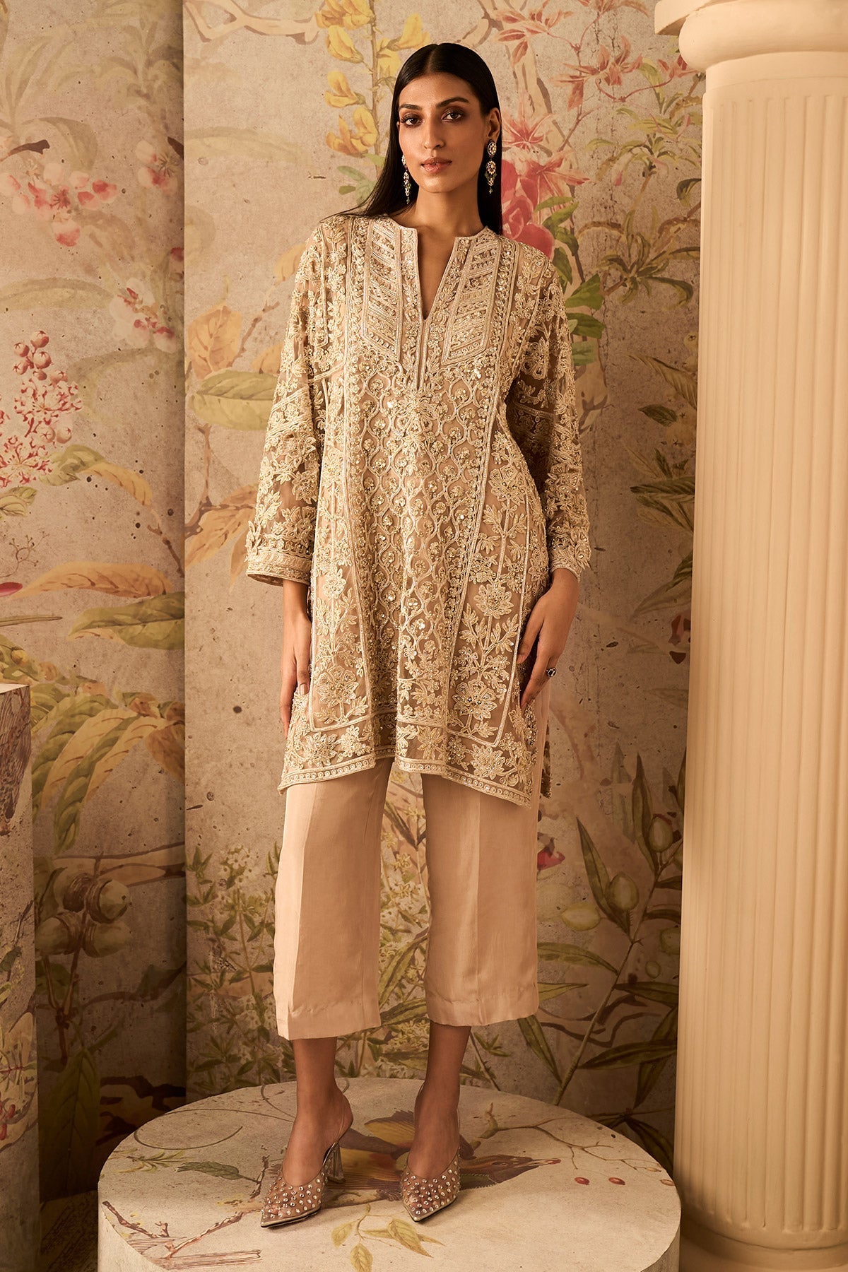 RIDHI MEHRA IN SHOWCASE KURTA SET