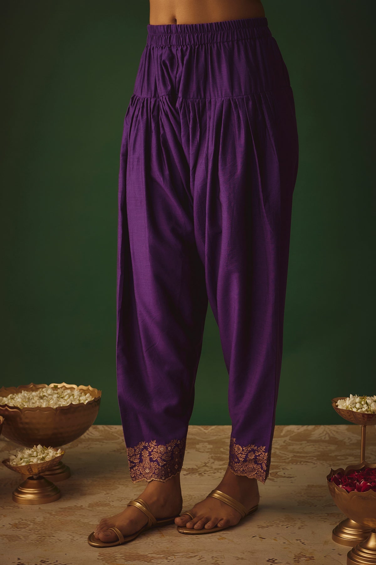 THE JAMUNI MAHENOOR SUIT