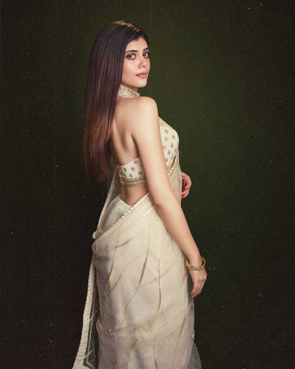 Sanjana Sanghi in Golconda Priyal saree set