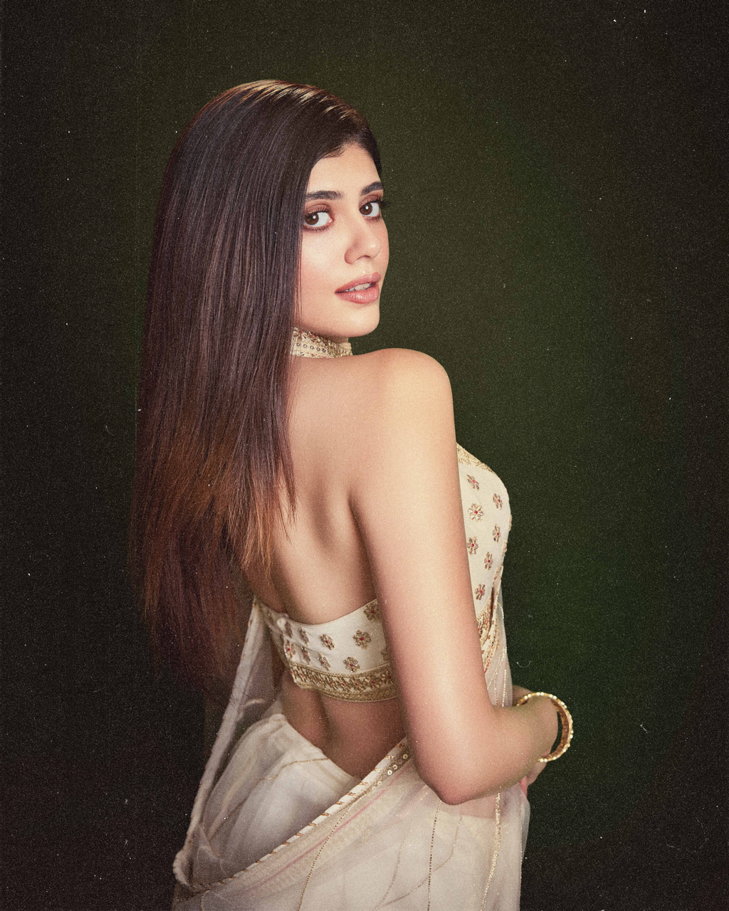 Sanjana Sanghi in Golconda Priyal saree set