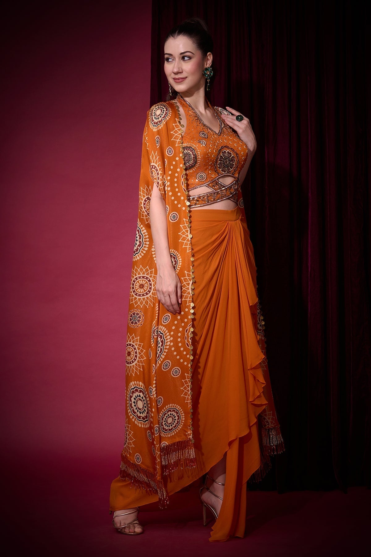 GOLAKAARI CAPE SET
