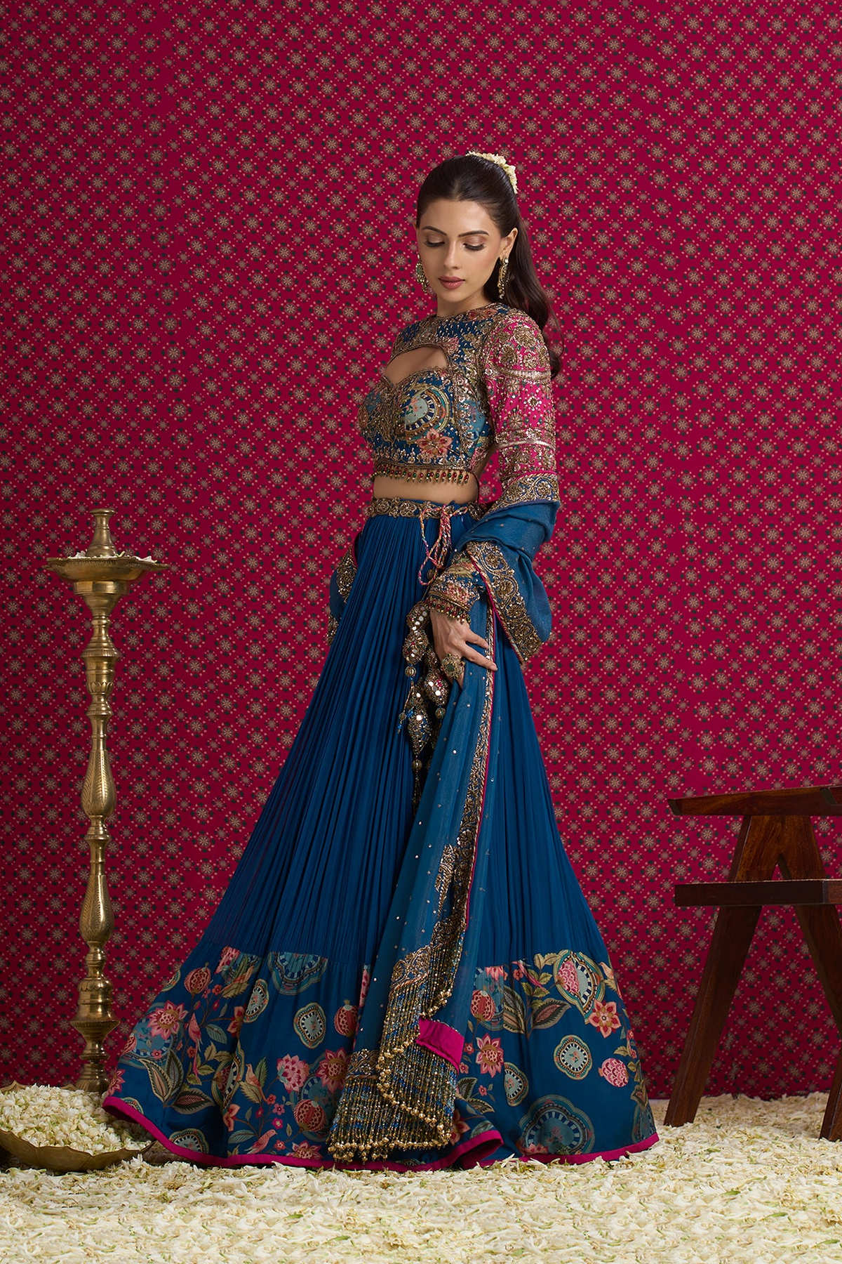NEELAMBARI LEHENGA