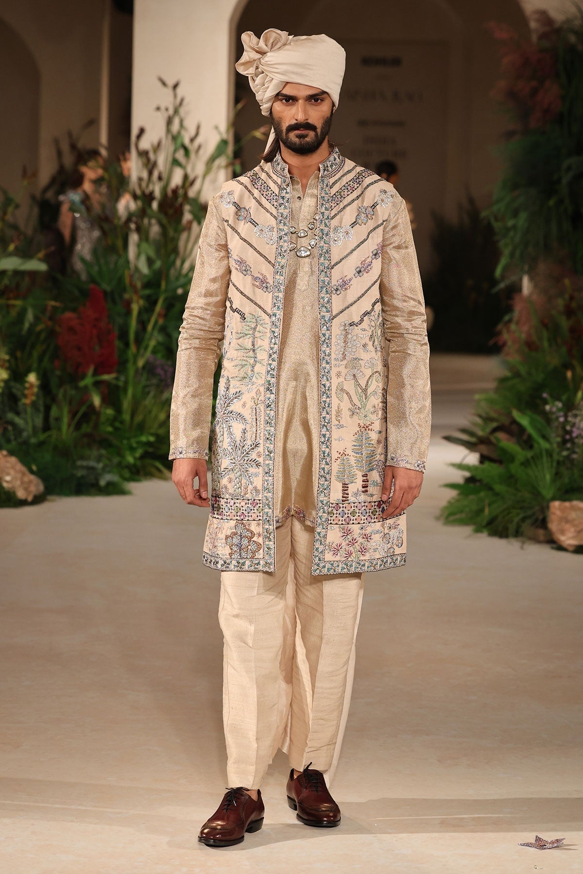 Sunchant - light gold Banarasi Tissue Brocade & raw silk bundi