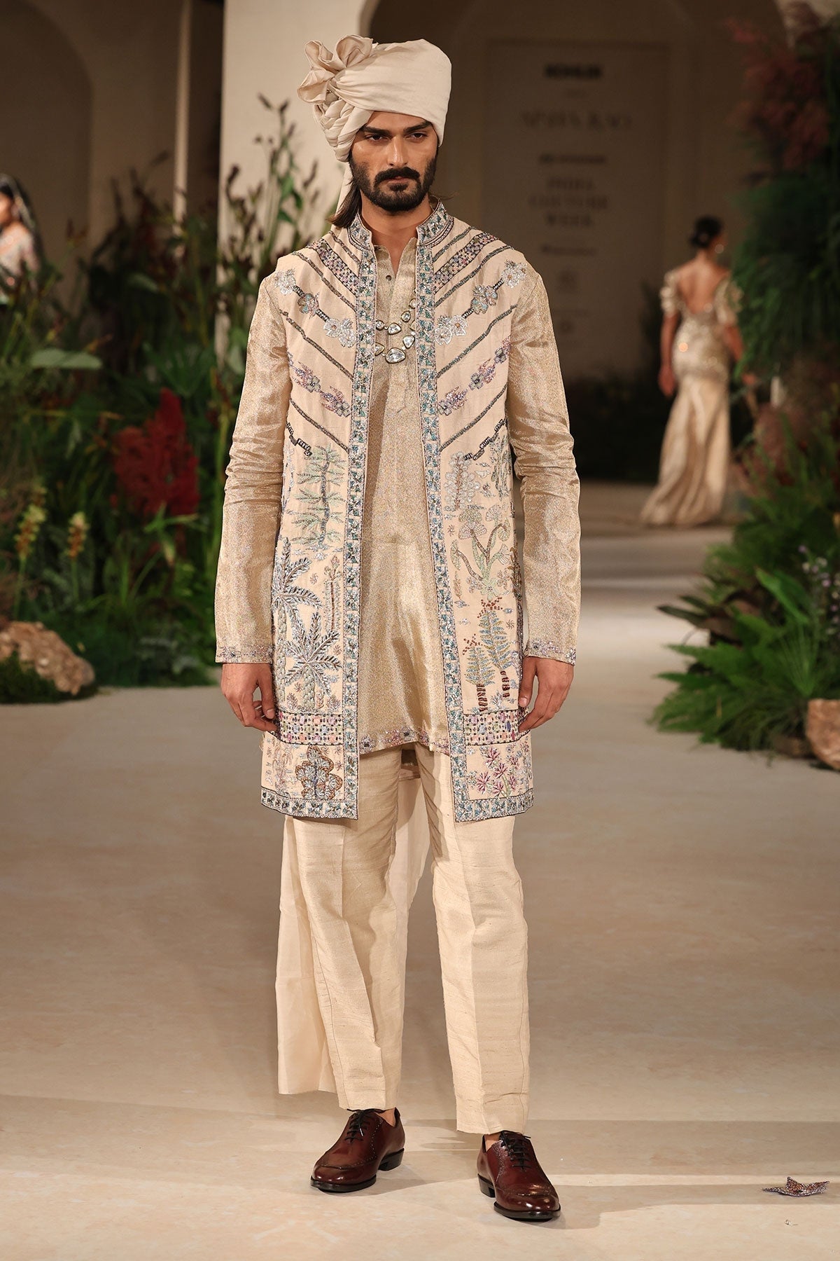 Sunchant - light gold Banarasi Tissue Brocade & raw silk bundi