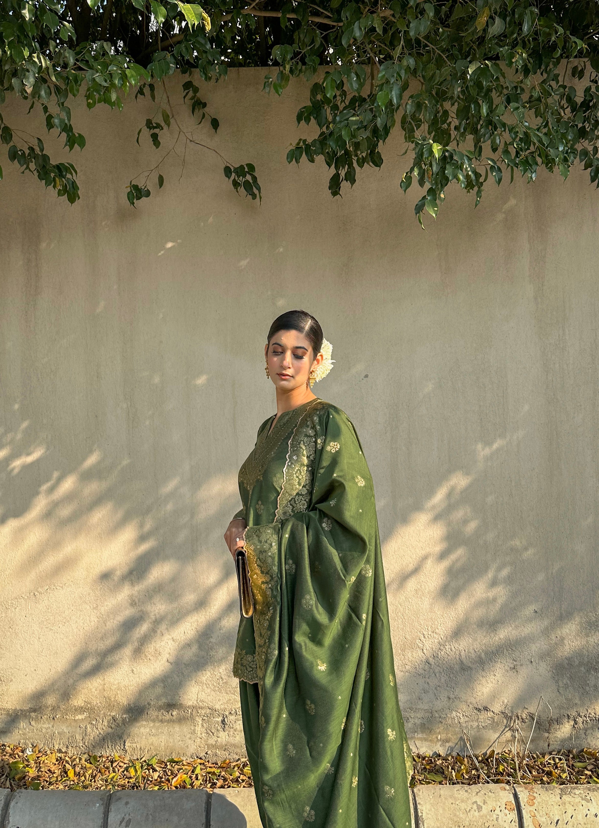 THE HARA MAHENOOR SUIT