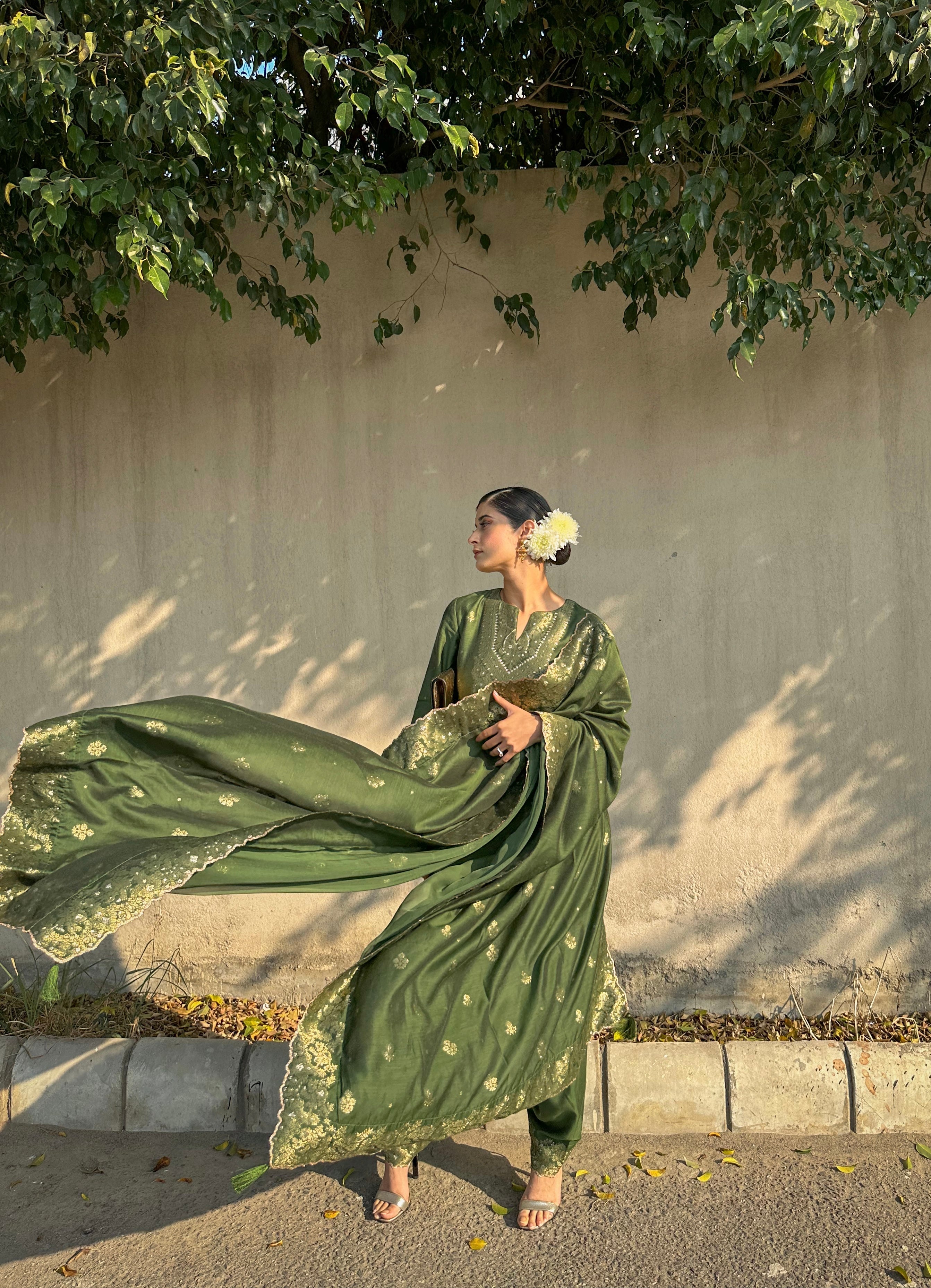 THE HARA MAHENOOR SUIT