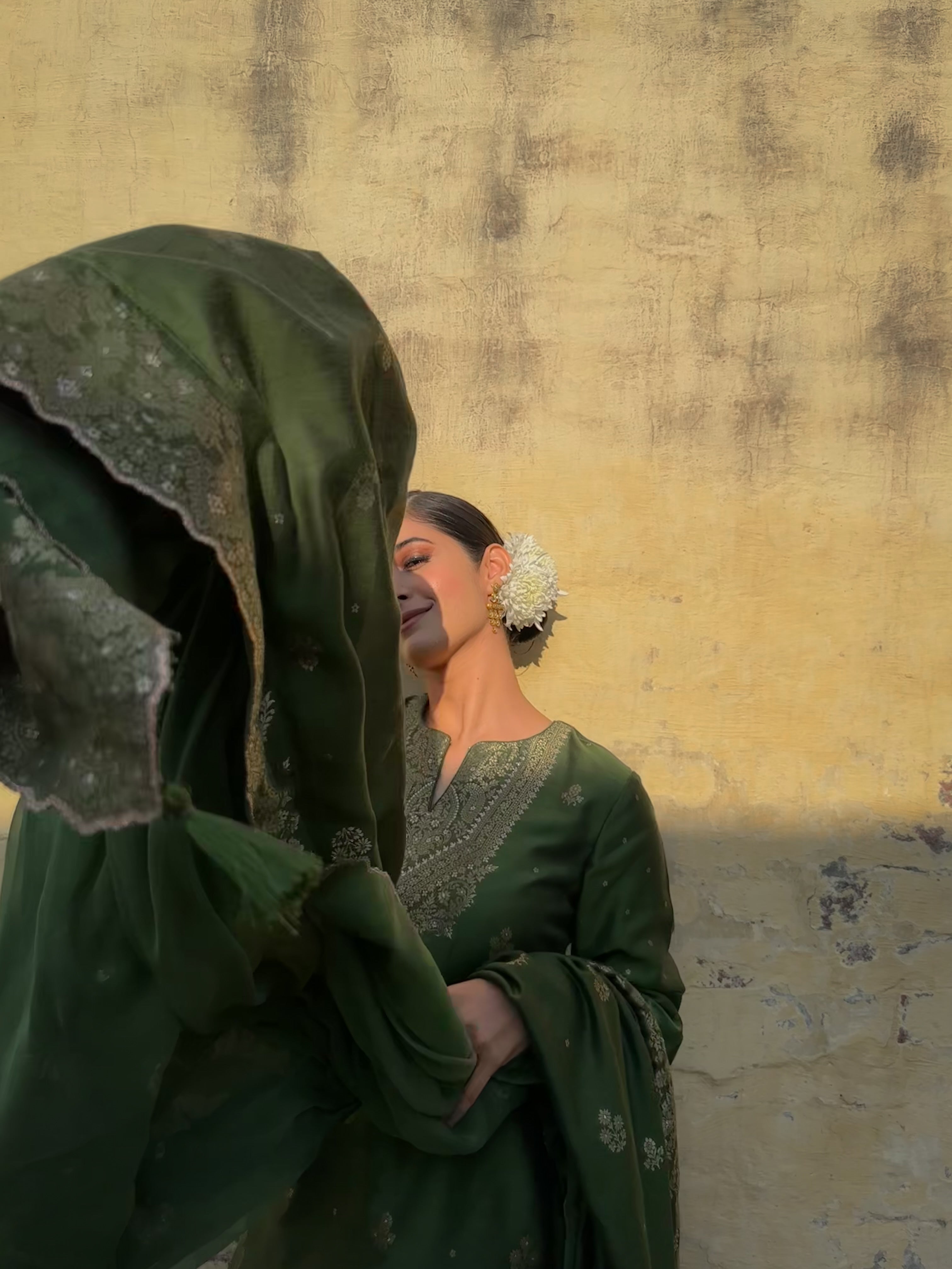 THE HARA MAHENOOR SUIT