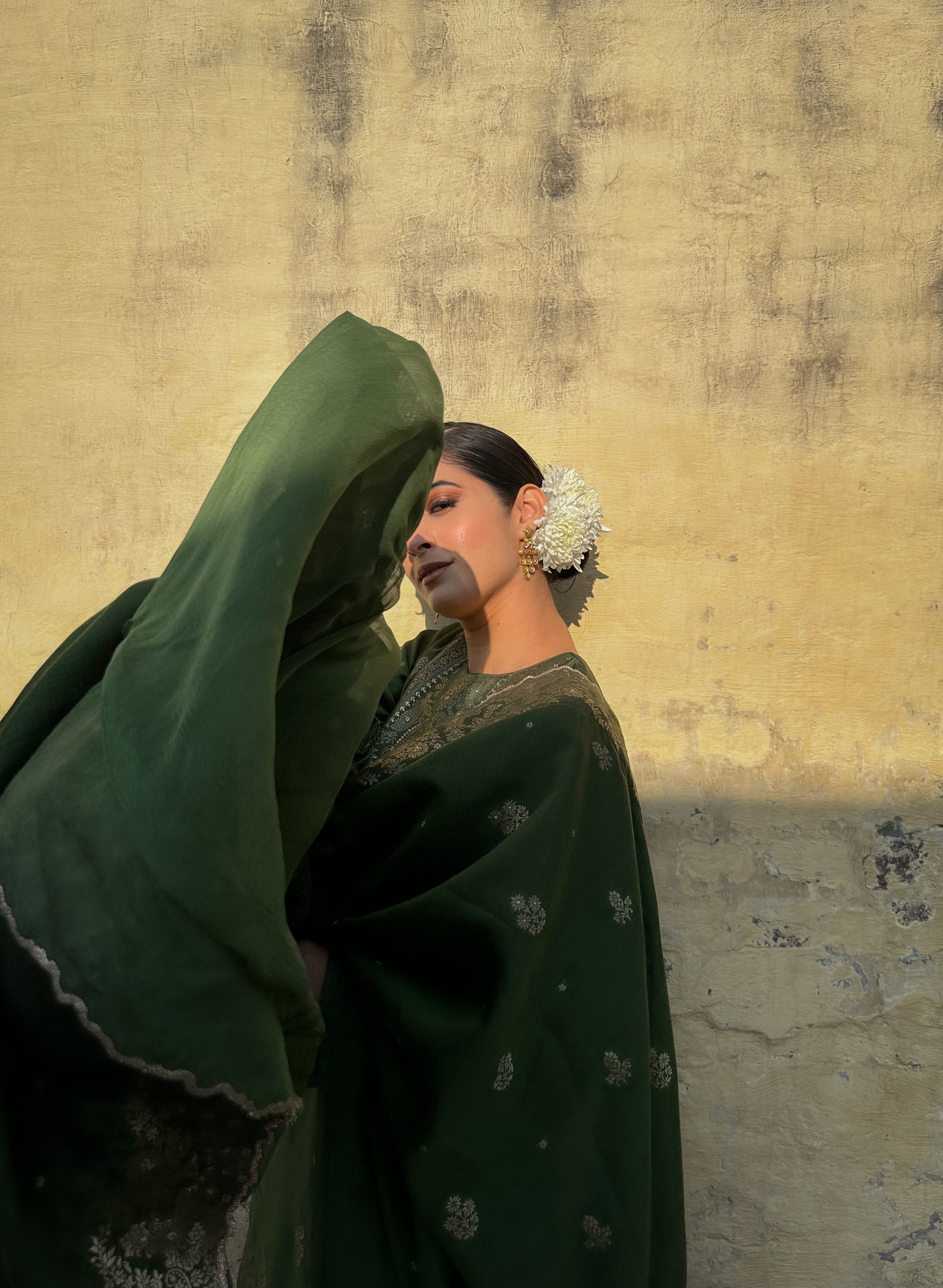 THE HARA MAHENOOR SUIT