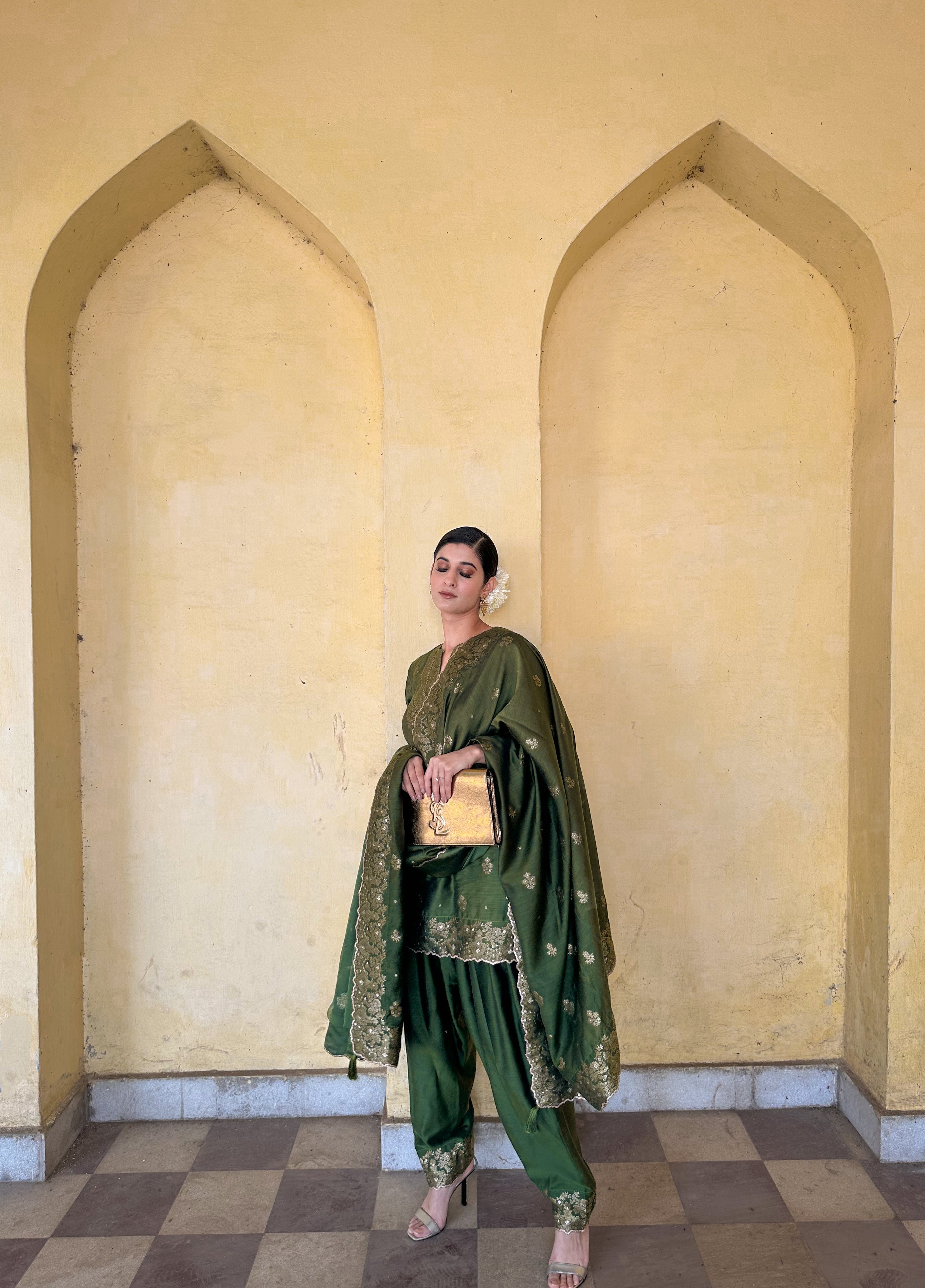 THE HARA MAHENOOR SUIT