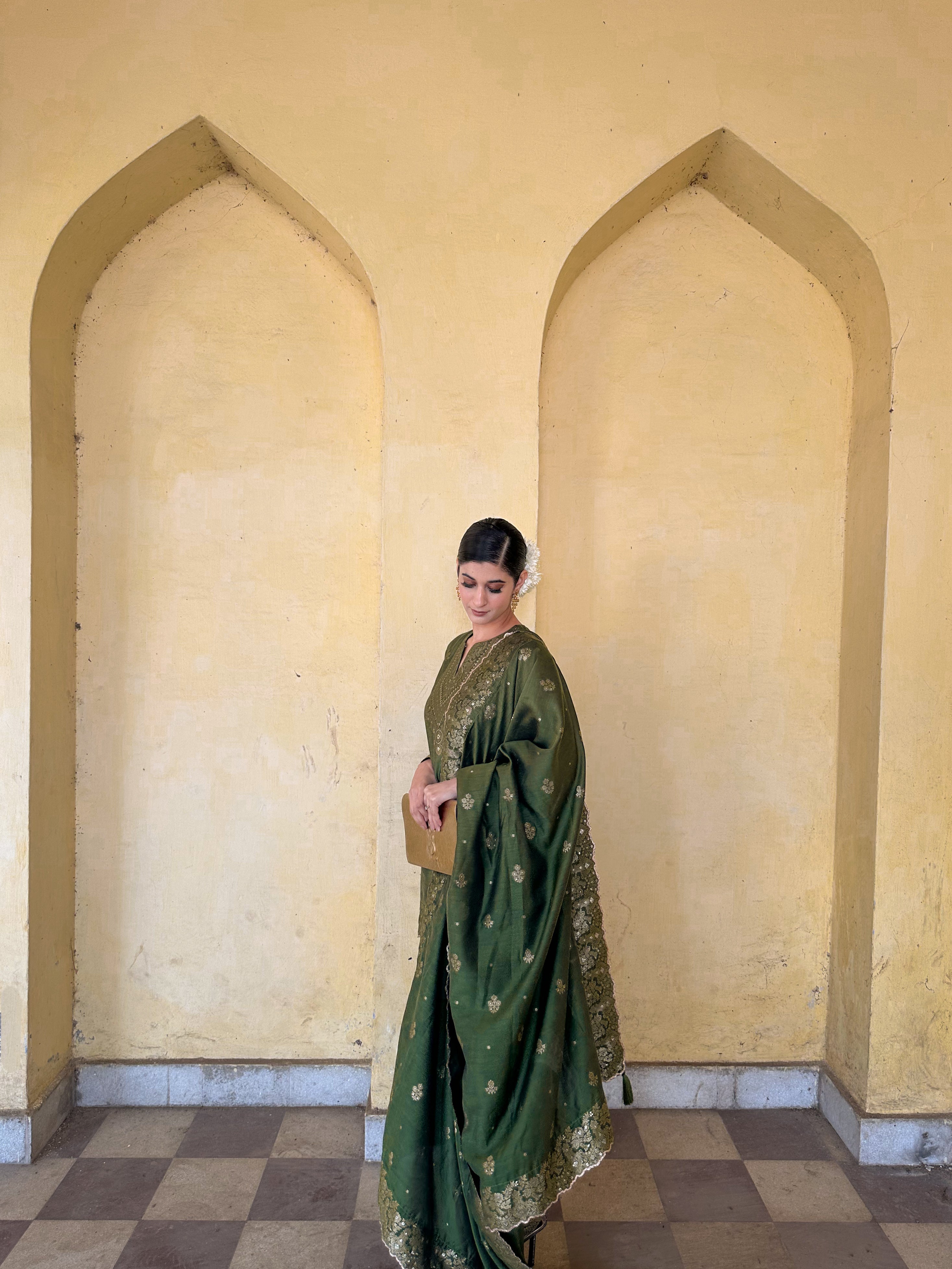 THE HARA MAHENOOR SUIT