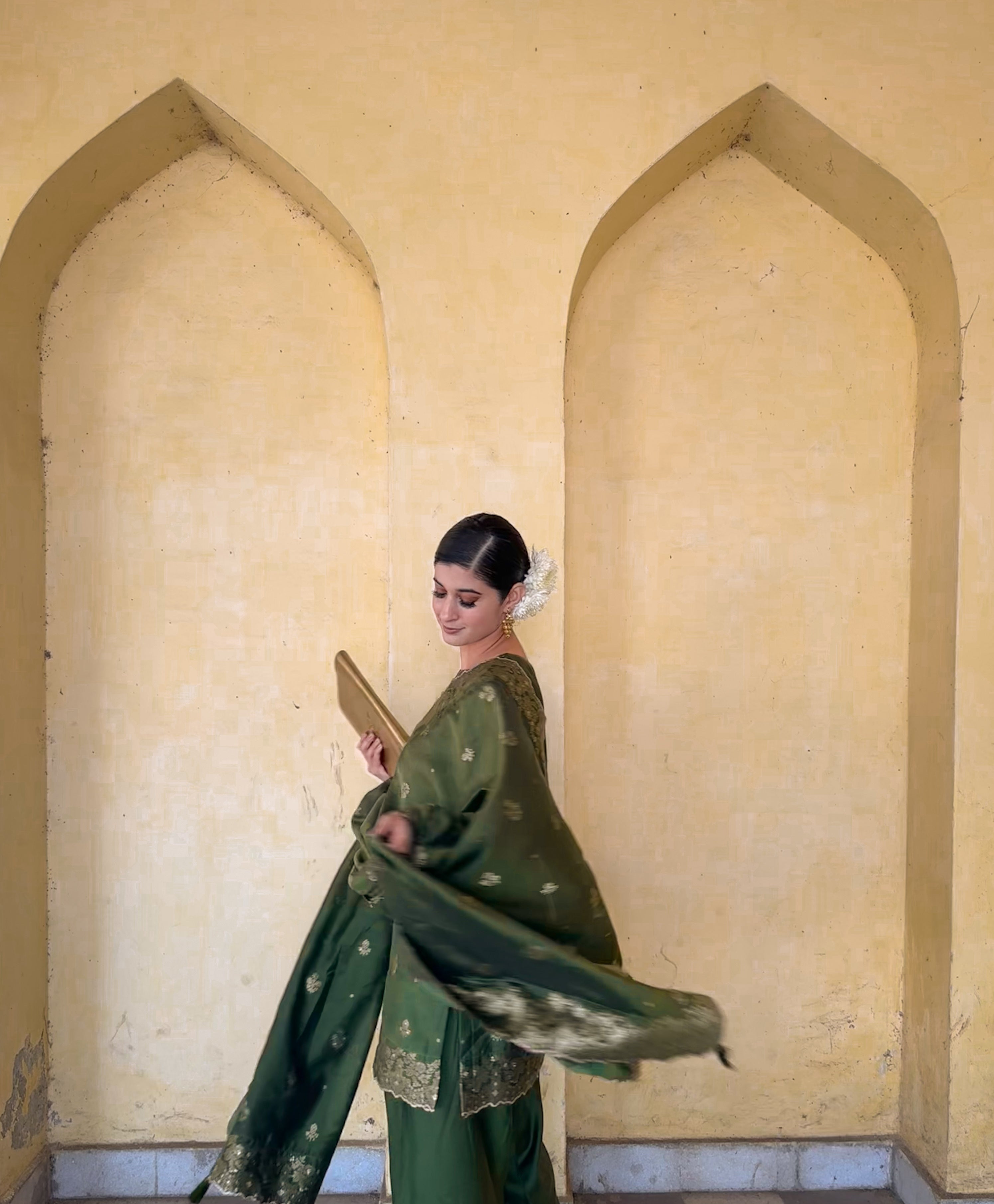 THE HARA MAHENOOR SUIT