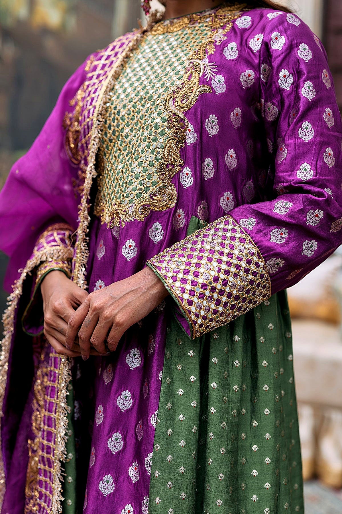 Kamandalu Suit