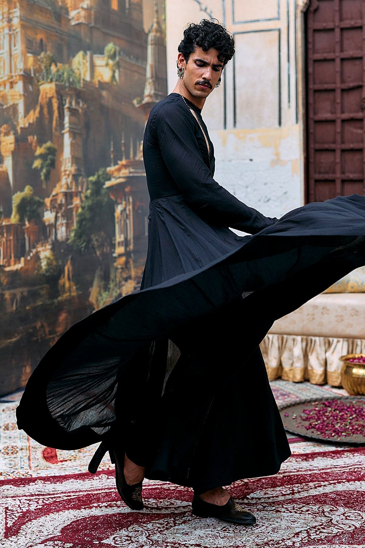 Hiranmaya Sherwani Set