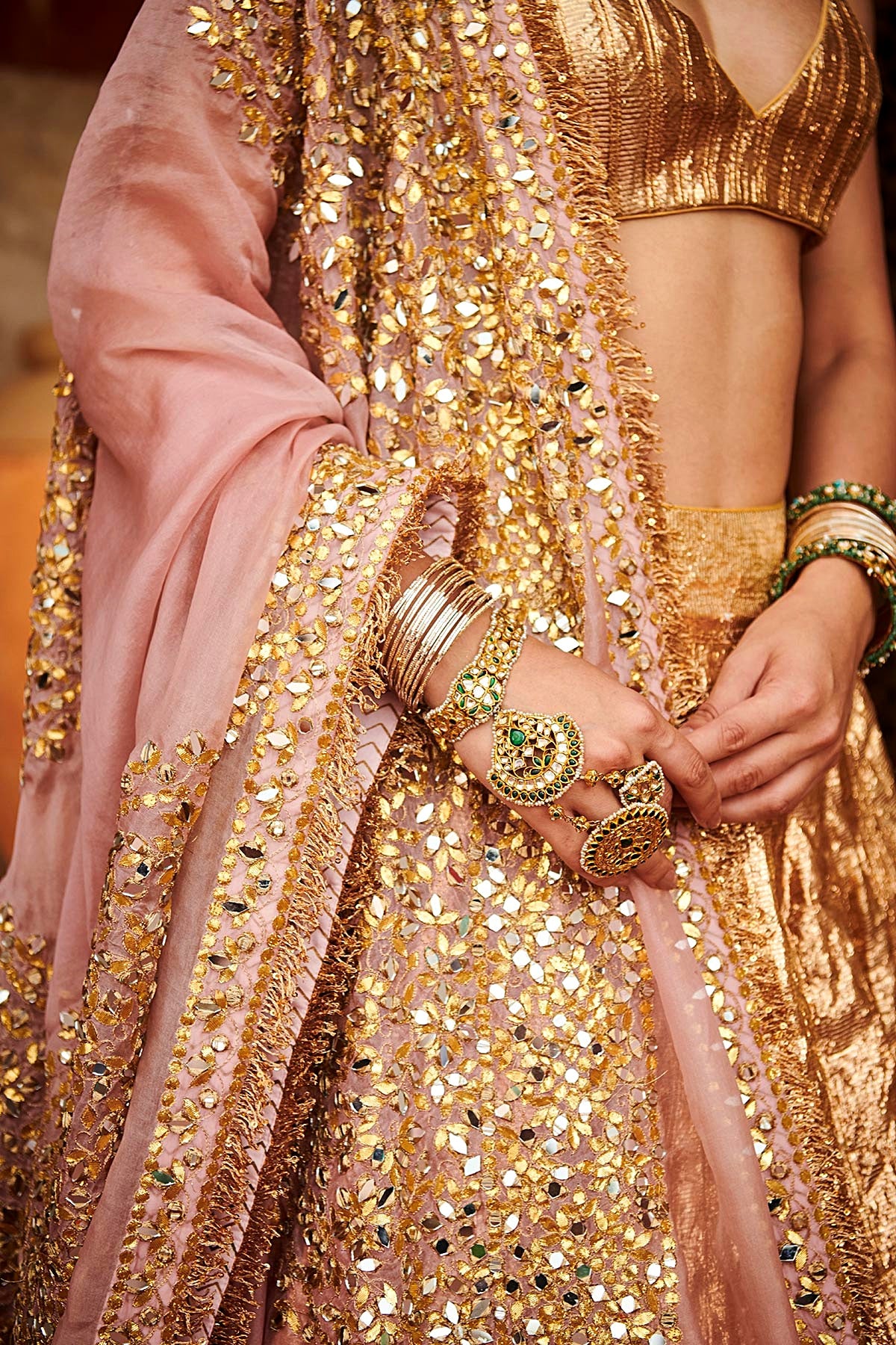 Padmasvar?a Lampi Lehenga