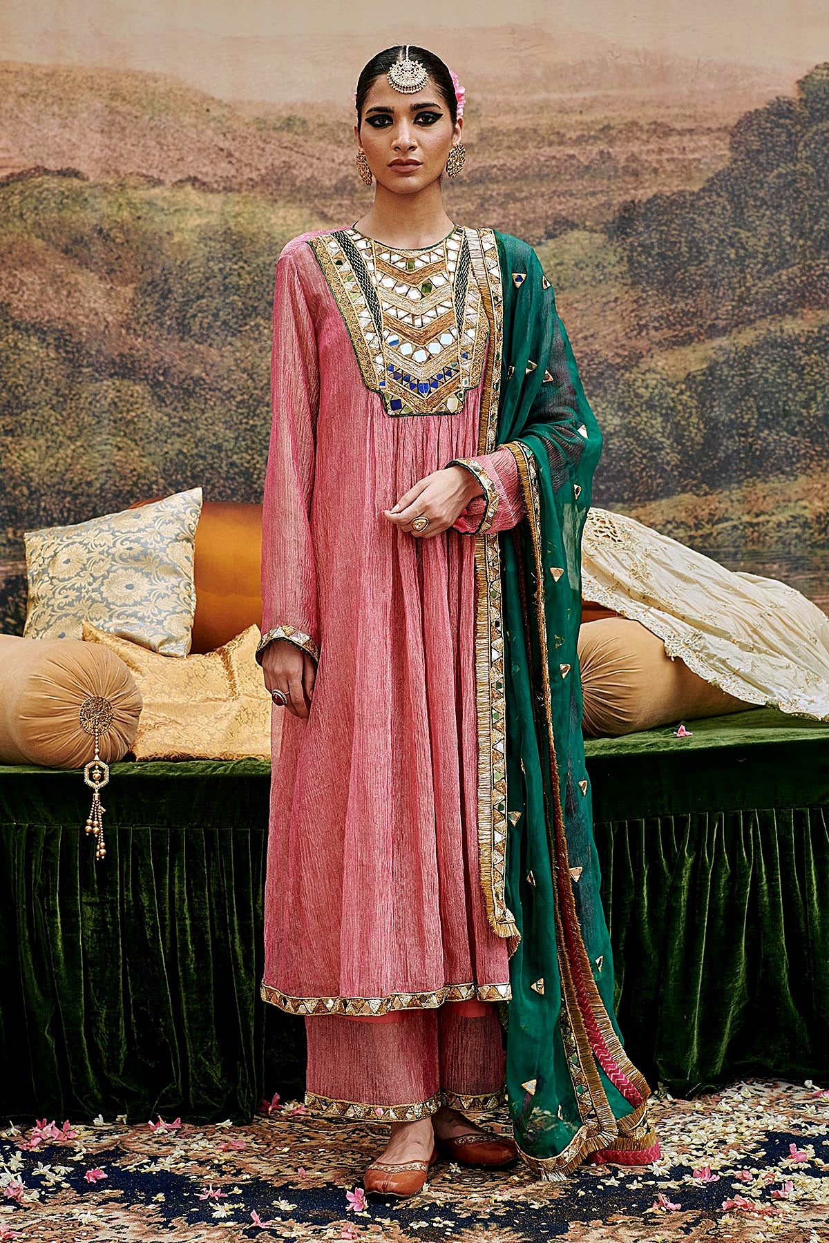 Padma Tabaan Suit