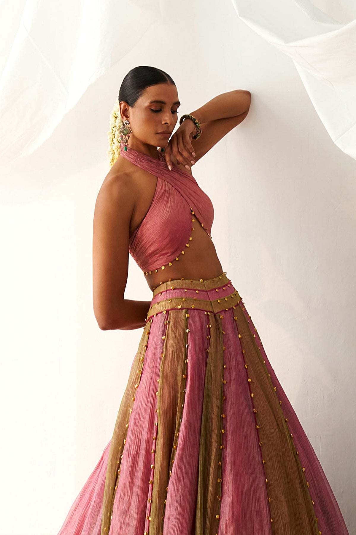 Basanti Gulabi